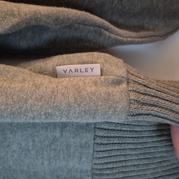 Varley Milan Knit Cuff Sweatshirt Cropped Buttoned Cowl Neck Size Medium - Picture 7 of 11